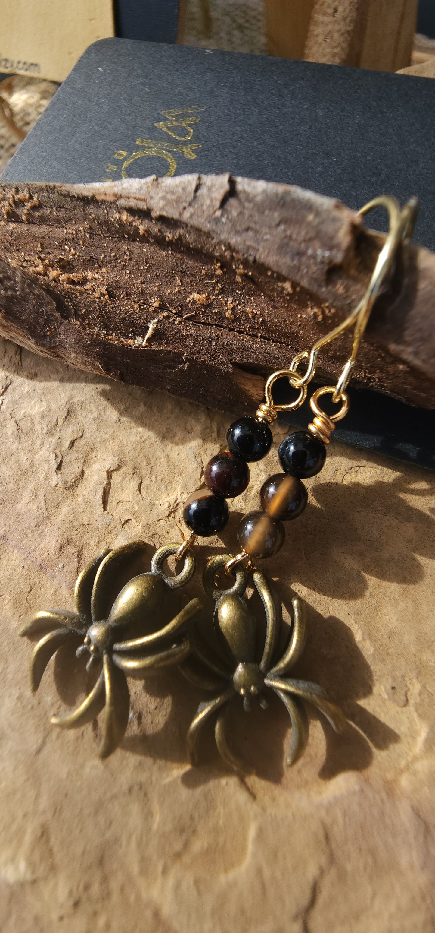 Widow Dangles